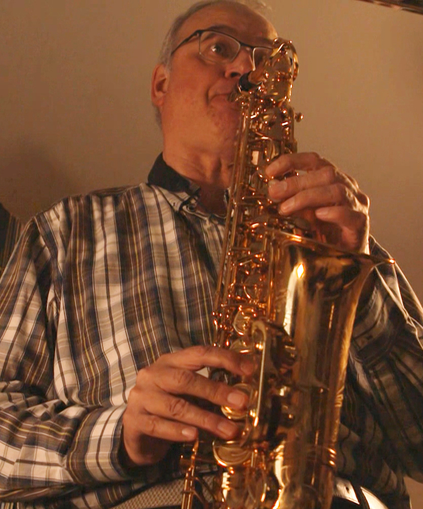 Jürgen Quink spielt Saxophon